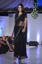 Shazahn Padamsee at Global peac fashion show by Neeta Lulla at Welingkar Institute in Mumbai on 26th Nov 2012 (189).JPG